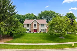3822 Walnut Grove Ln, Beavercreek, OH 45440 - Photo 2