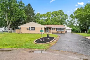 6006 Hyacinth Ct, Miami Township, OH 45449 - Photo 2