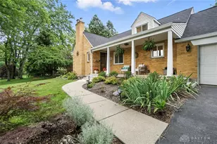 108 Napoleon Dr, Dayton, OH 45429 - Photo 2