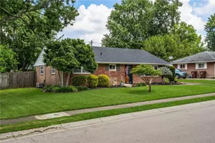606 Grandview Ave, Lebanon, OH 45036 - Photo 2