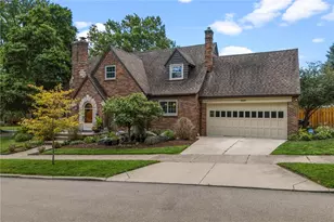 204 Hilltop Ave, Oakwood, OH 45419 - Photo 2