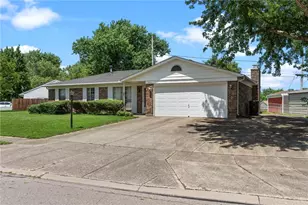 227 Cambridge Dr, Fairborn, OH 45324 - Photo 2