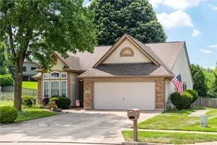 563 Breckenridge Way, Beavercreek, OH 45430 - Photo 2
