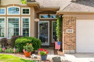 563 Breckenridge Way, Beavercreek, OH 45430 - Photo 4