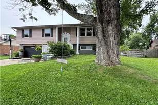 1310 Westmoor Dr, Wilmington, OH 45177 - Photo 2