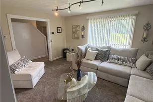 4040 Schroeder Dr, Hamilton, OH 45011 - Photo 2