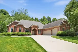 1529 Clear Brook Dr, Sugarcreek Twp, OH 45440 - Photo 2