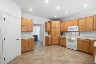 1529 Clear Brook Dr, Sugarcreek Twp, OH 45440 - Photo 20