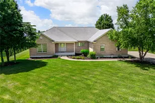 3407 Ash Meadow Ln, Franklin Twp, OH 45005 - Photo 2