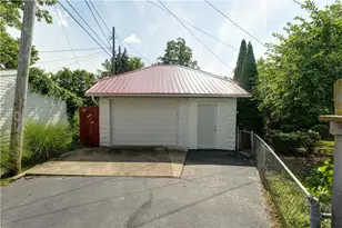 321 W 3rd St, Greenville Twp, OH 45331 - Photo 10