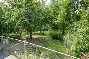 321 W 3rd St, Greenville Twp, OH 45331 - Photo 8