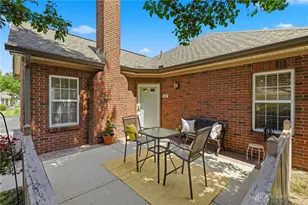 127 Edinburgh Village Dr, Centerville, OH 45458 - Photo 2