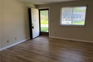 6537 Highbury Rd, Huber Heights, OH 45424 - Photo 4