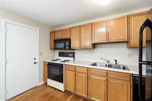 6537 Highbury Rd, Huber Heights, OH 45424 - Photo 8