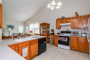 6746 Grovebelle Dr, Huber Heights, OH 45424 - Photo 12
