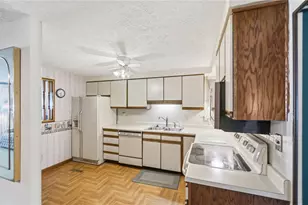 2177 Renshaw Ave, Miami Township, OH 45439 - Photo 6