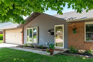 1221 Warwick Dr, Miamisburg, OH 45342 - Photo 2