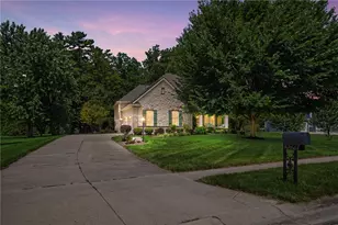 10927 Cold Spring Dr, Washington Twp, OH 45458 - Photo 2