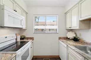 7845 Betsy Ross Cir, Washington Twp, OH 45459 - Photo 16
