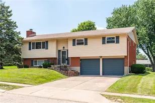 827 Moon Ct, Miamisburg, OH 45342 - Photo 2