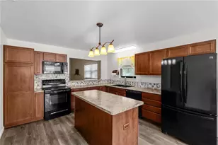 8477 Doe Run Pl, Huber Heights, OH 45424 - Photo 8