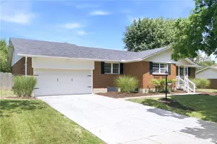 1033 Carlo Dr, Kettering, OH 45429 - Photo 2