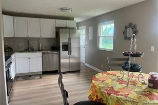 2369 Broadmoor Dr, Kettering, OH 45419 - Photo 6