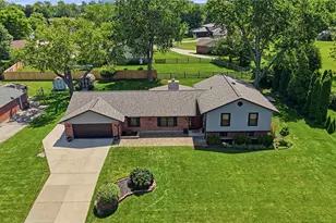 3695 Meadowcourt Dr, Beavercreek, OH 45431 - Photo 1