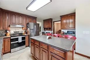 3695 Meadowcourt Dr, Beavercreek, OH 45431 - Photo 12