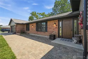 3695 Meadowcourt Dr, Beavercreek, OH 45431 - Photo 4
