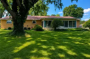 520 Berkshire Cir, Englewood, OH 45322 - Photo 2