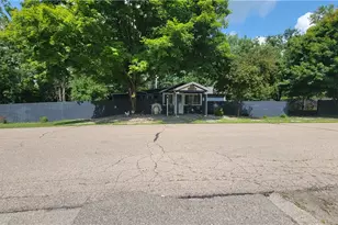235 S Lansdowne Ave, Jefferson Twp, OH 45417 - Photo 4