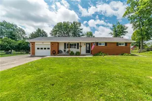 180 Floral Acres Dr, Tipp City, OH 45371 - Photo 2
