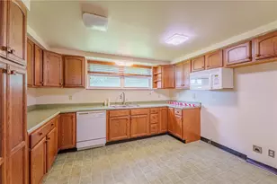 220 W Siebenthaler Ave, Dayton, OH 45405 - Photo 16