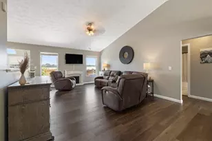 1845 Hunters Ridge Dr, Troy, OH 45373 - Photo 8