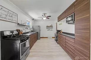 350 Broadway Ave, Enon Vlg, OH 45323 - Photo 16