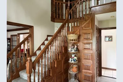 2045 Canterbury Court, Troy, OH 45373 - Photo 4