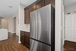 961 Reeder Cir, Washington Twp, OH 45458 - Photo 8