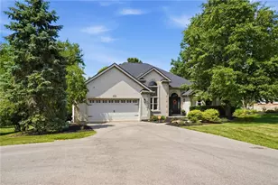 635 Quiet Creek Ct, Wilmington, OH 45177 - Photo 2