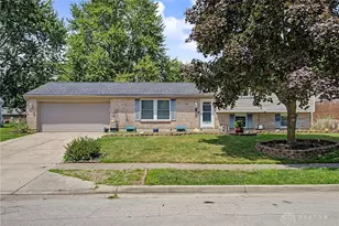 844 Sunset Dr, Englewood, OH 45322 - Photo 2