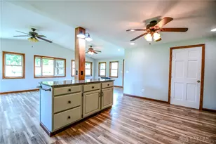7240 Stonehurst Dr, Huber Heights, OH 45424 - Photo 10