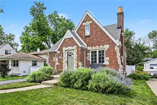 323 Orchard Dr, Oakwood, OH 45419 - Photo 2