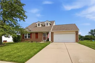 1935 Springwood Dr, Piqua, OH 45356 - Photo 6