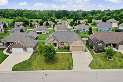 35 Louise Drive, Springboro, OH 45066 - Photo 2