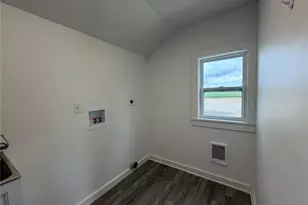 519 N Snyder Rd, Dayton, OH 45417 - Photo 18