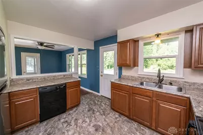 6123 Shady Oak Street, Huber Heights, OH 45424 - Photo 10