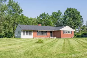 6123 Shady Oak St, Huber Heights, OH 45424 - Photo 2