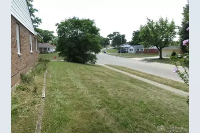 7001 Charing Court, Huber Heights, OH 45424 - Photo 4