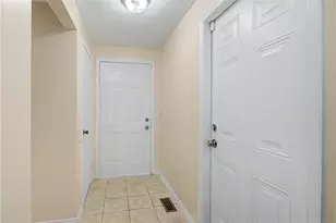 7816 Waterton Ct, Trotwood, OH 45426 - Photo 4