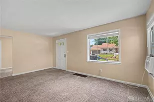 3842 Columbine Pl, Dayton, OH 45405 - Photo 2